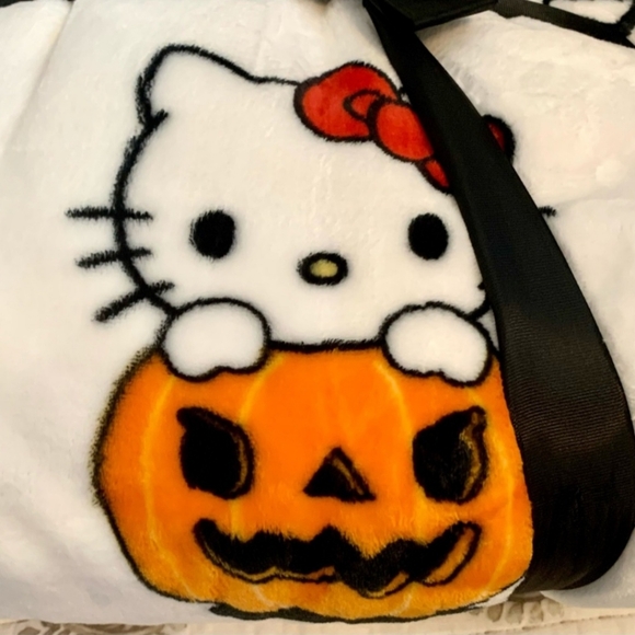 Hello Kitty 90" x 90" Queen White Plush Halloween Blanket Witch Ghost Mummy - Picture 2 of 6